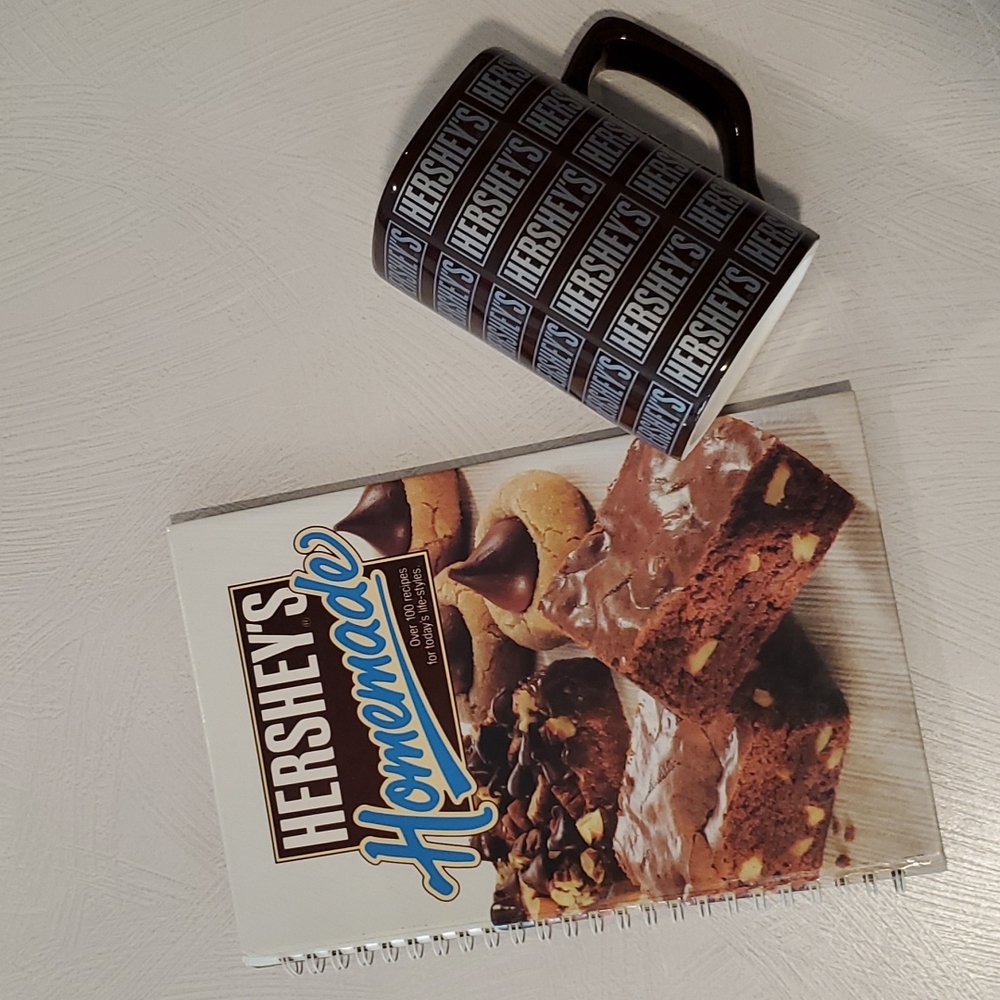 HERSHEY'S Homemade Over 100 recipes 94 pages Vintage no date Chocolate Kisses